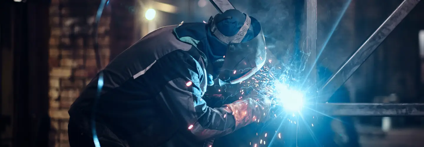 Professional welder providing welding and metal fabrication services in Delhi NCR